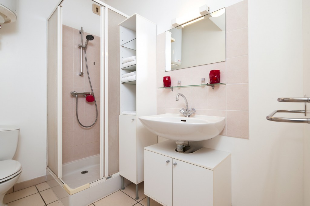 salle de bain studio appart hotel ancenis